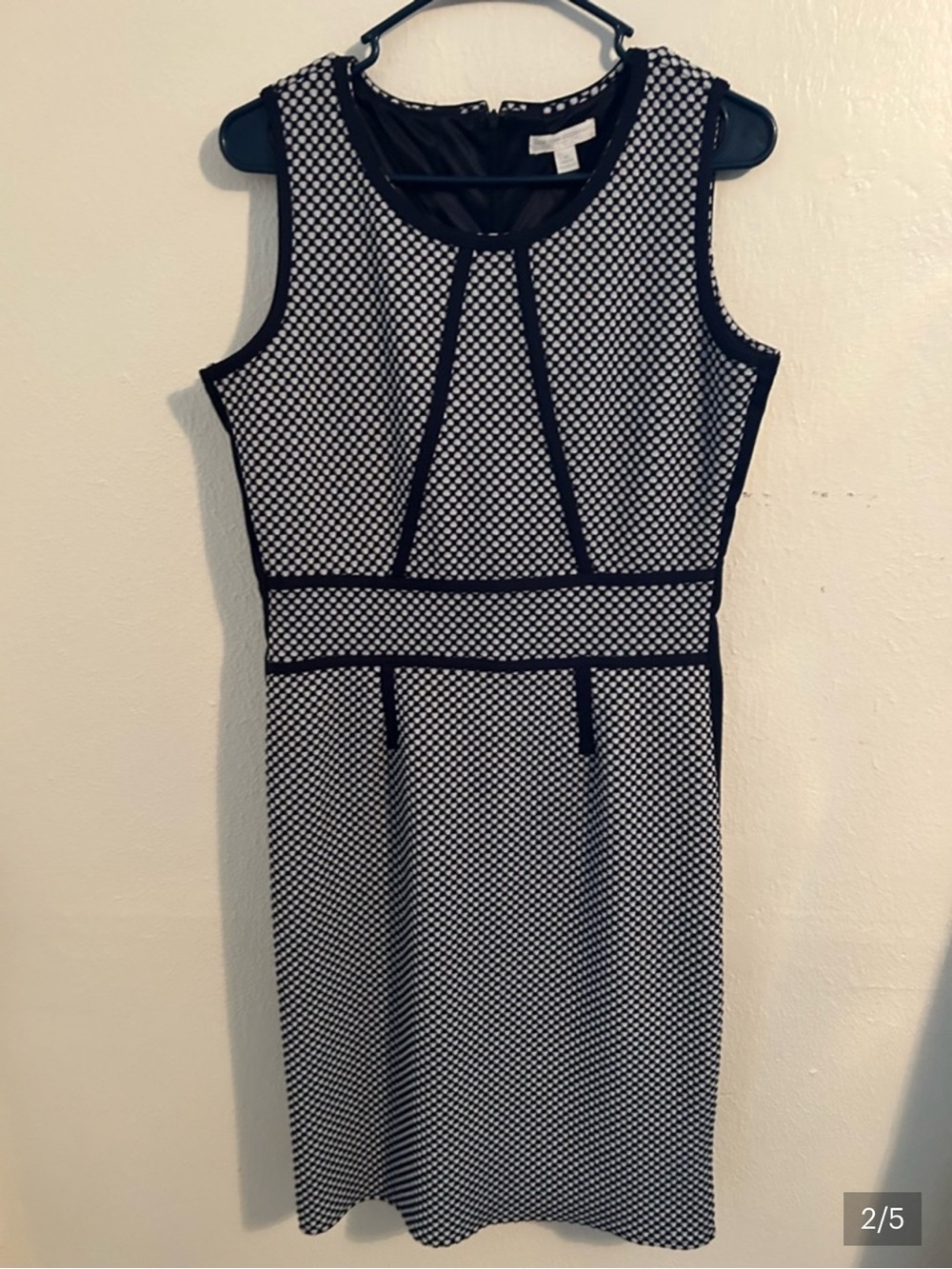 “REASONABLE OFFERS” “NEW YORK & COMPANY” Black and White Sleeveless Sheath Dress